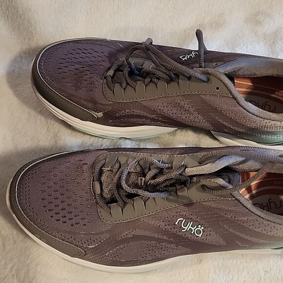 Ryan 10.5 re-sorb excellent condition - Picture 2 of 7